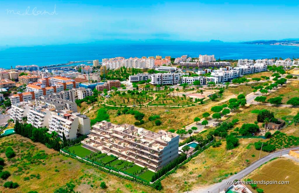 Apartment à Estepona, Malaga, Espagne 2 chambres, 137 m2 No. 130478