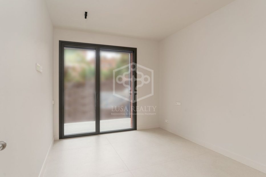 Квартира в Барселона, Испания 4 спальни, 175м2 №128023