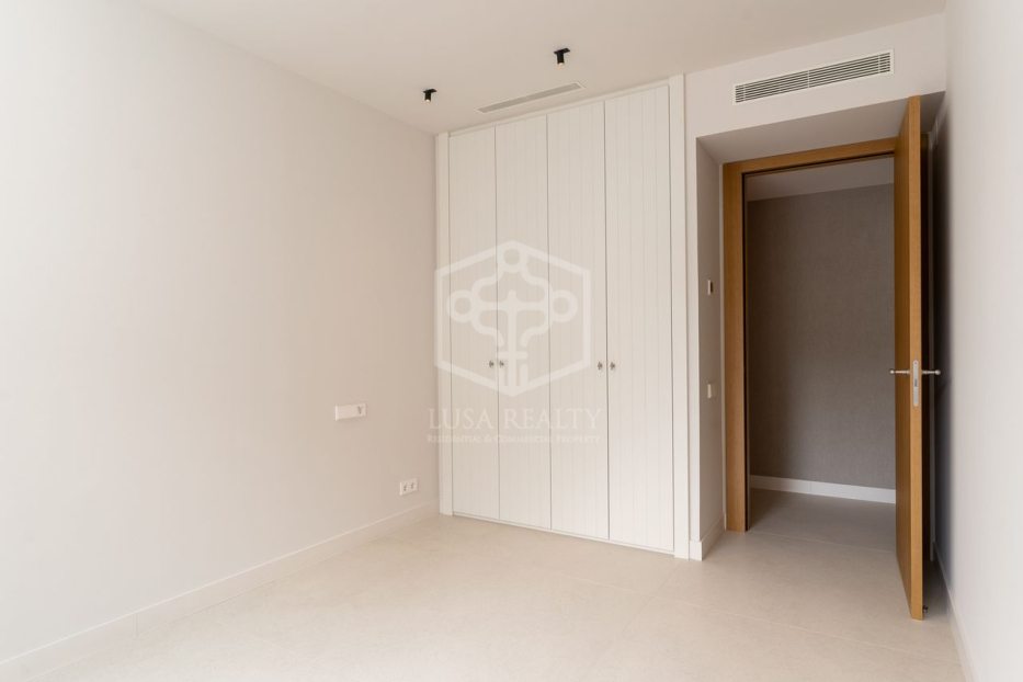 Квартира в Барселона, Испания 4 спальни, 175м2 №128023