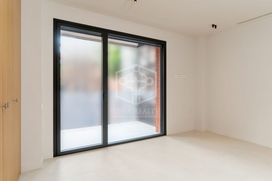 Квартира в Барселона, Испания 4 спальни, 175м2 №128023