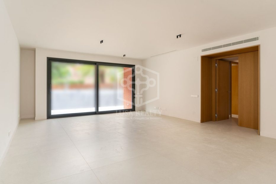 Квартира в Барселона, Испания 4 спальни, 175м2 №128023