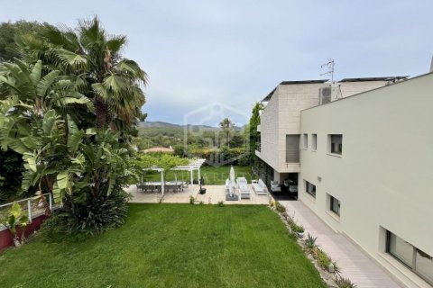 Willa w Sitges, Barcelona, Hiszpania 4 sypialnie, 545 mkw. nr 128020