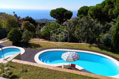 Villa in Lloret de Mar, Girona, Spanien 5 Schlafzimmer, 508 m2 Nr. 128024