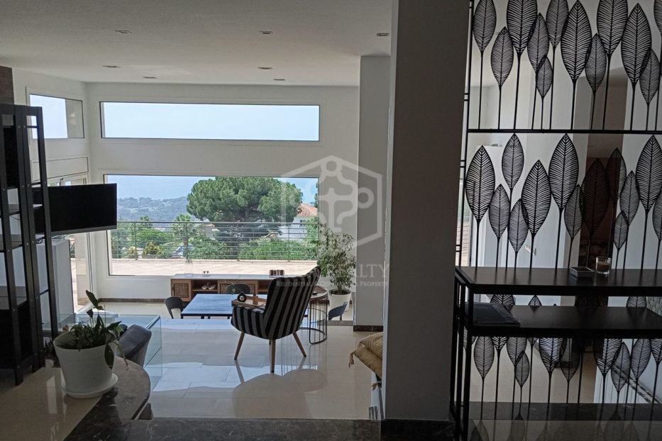 Villa in Lloret de Mar, Girona, Spain 5 bedrooms, 508 sq.m. No. 128024