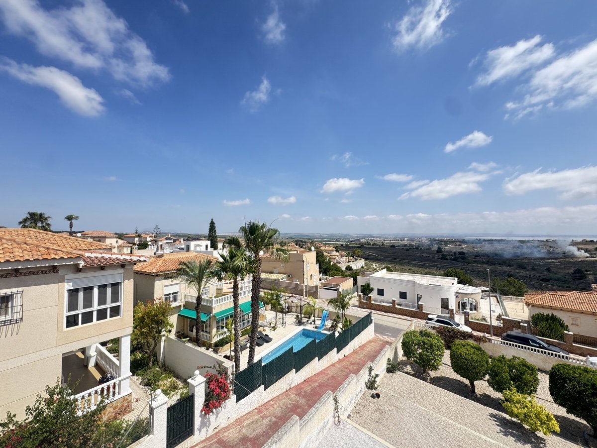 Huvila San Miguel de Salinas, Alicante, Espanja 5 makuuhuonetta, 163 m2 No. 125664