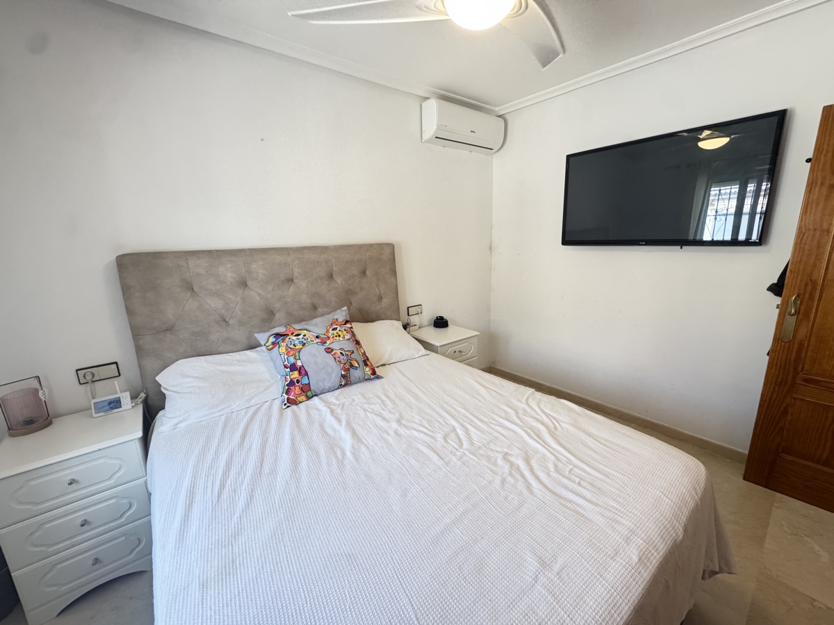 Huvila San Miguel de Salinas, Alicante, Espanja 5 makuuhuonetta, 163 m2 No. 125664