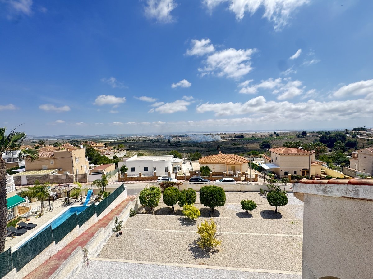 Huvila San Miguel de Salinas, Alicante, Espanja 5 makuuhuonetta, 163 m2 No. 125664