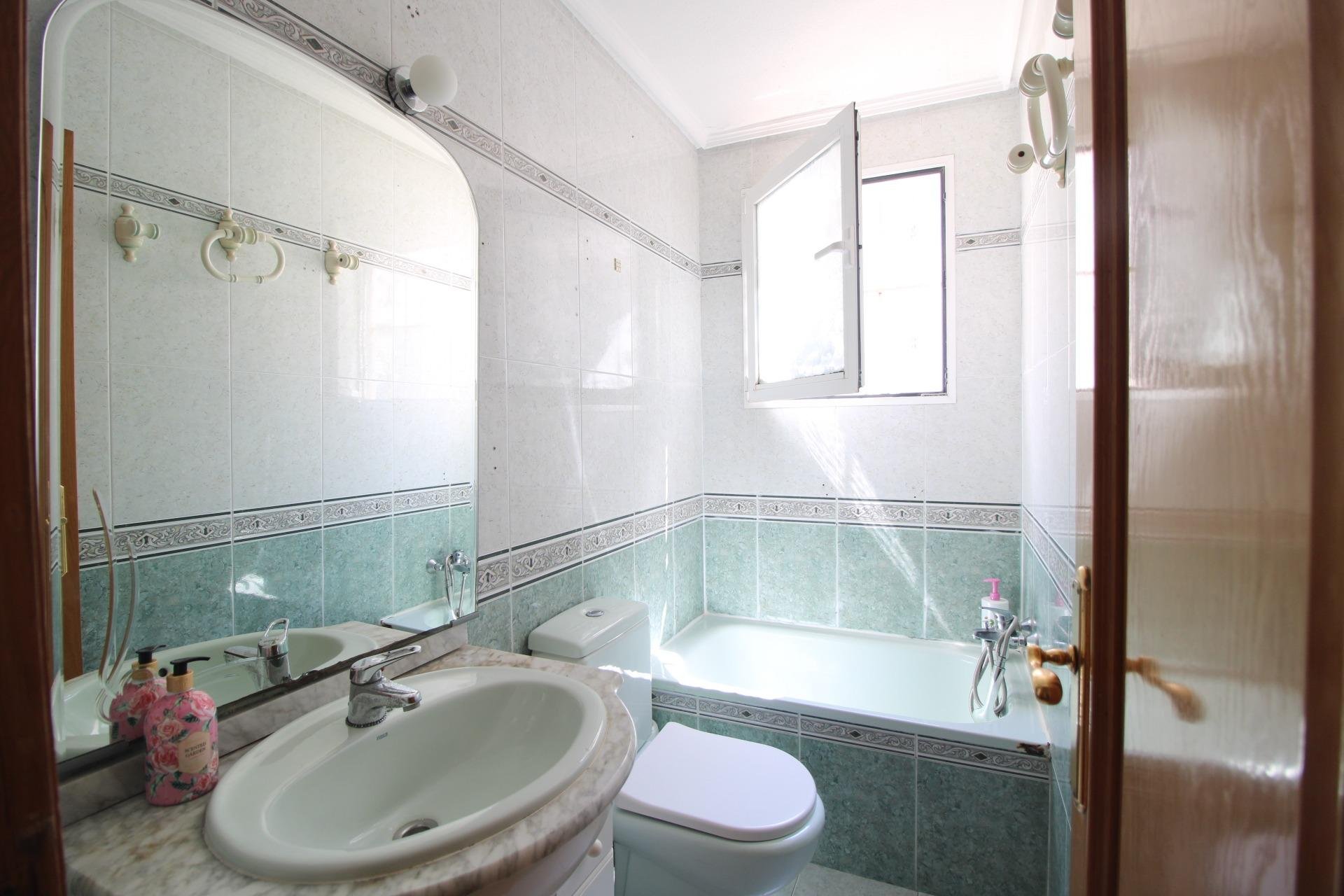 Lägenhet i Torrevieja, Alicante, Spanien 3 sovrum, 138 kvm. Nr. 131581
