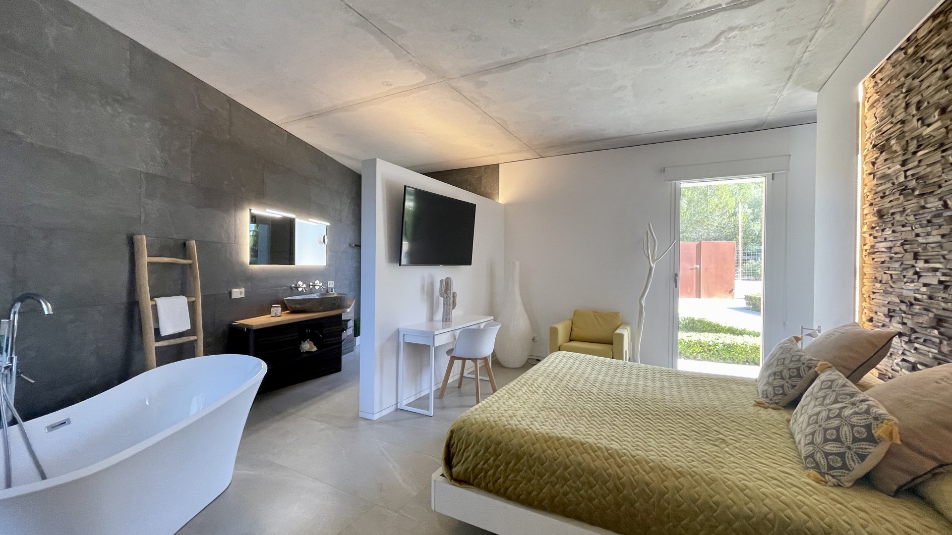 Villa in Sa Pobla, Mallorca, Spain 4 bedrooms, 591 sq.m. No. 128265