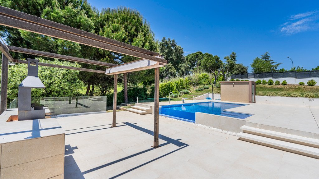 Villa Madrid, Spānijā 8 istabas, 658 m2 Nr. 121971