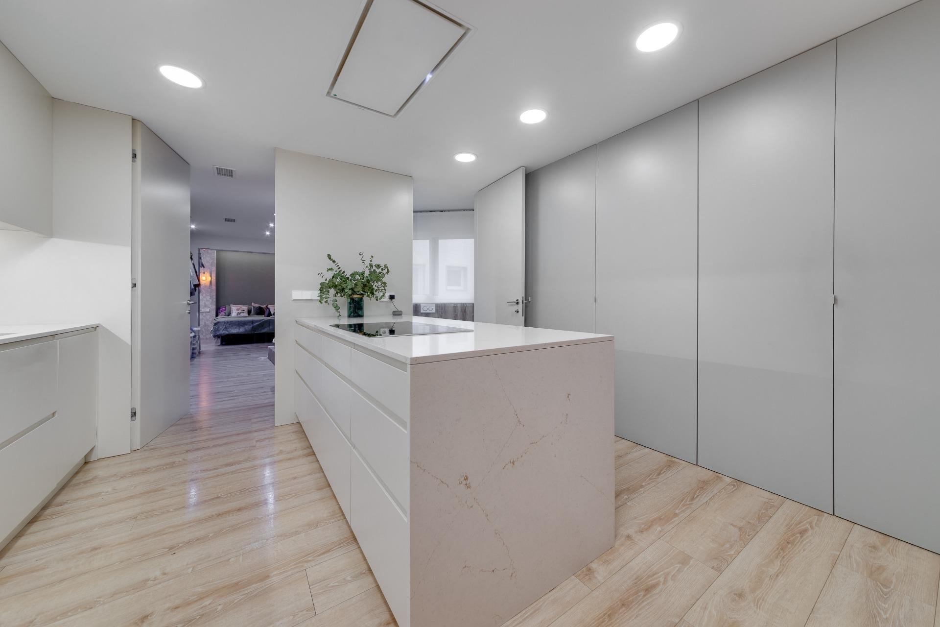 Dzīvoklis Torrevieja, Alicante, Spānijā 4 istabas, 265 m2 Nr. 125733