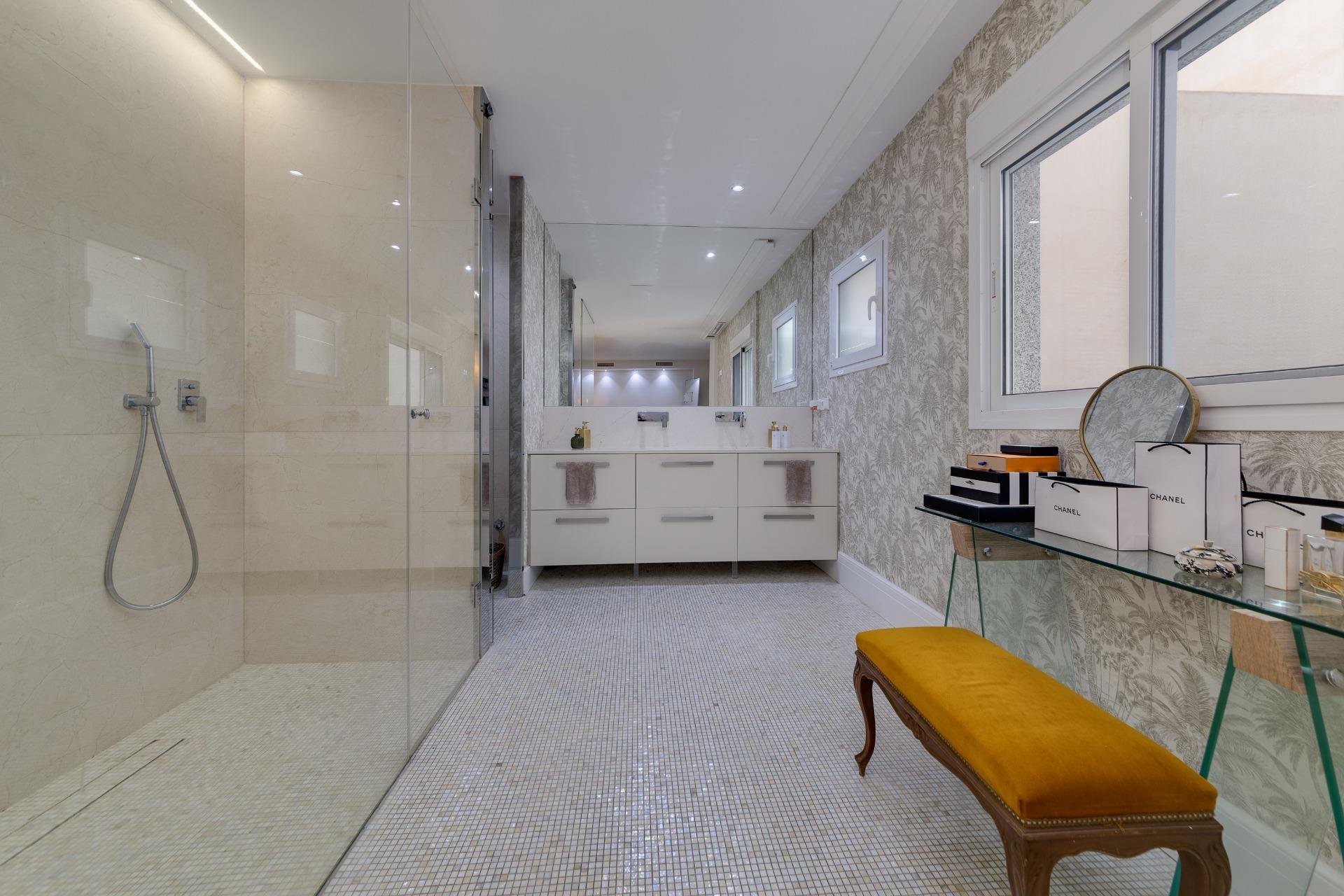 Dzīvoklis Torrevieja, Alicante, Spānijā 4 istabas, 265 m2 Nr. 125733