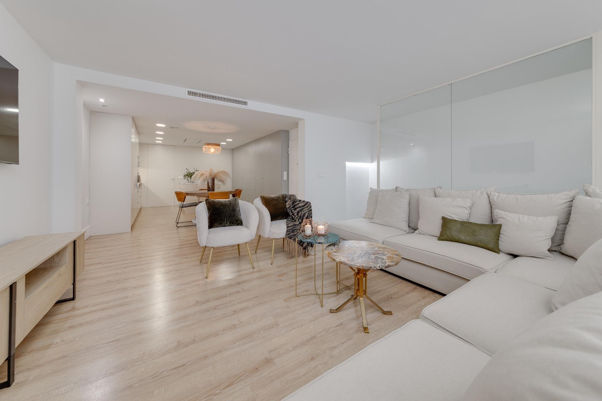 Dzīvoklis Torrevieja, Alicante, Spānijā 4 istabas, 265 m2 Nr. 125733