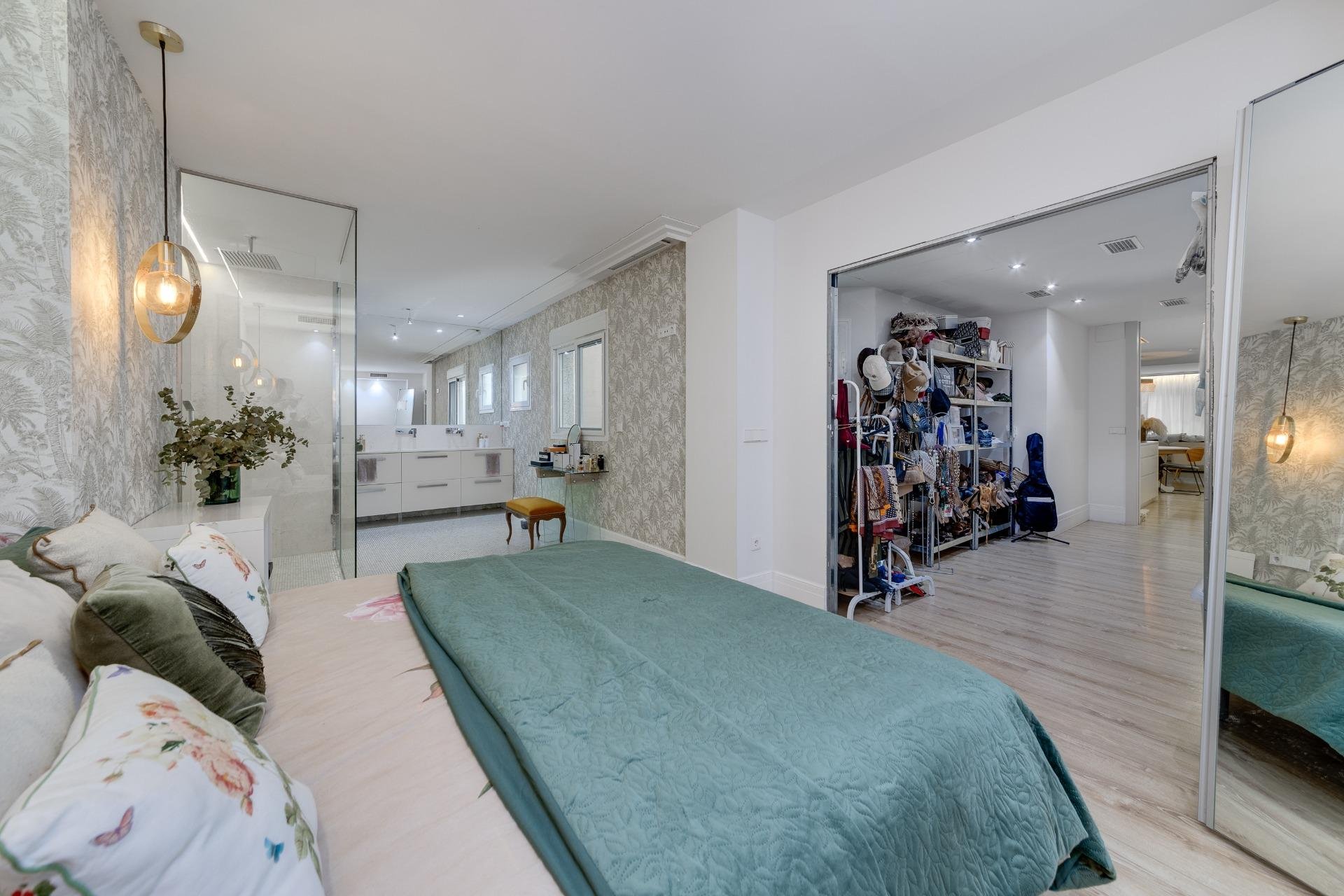 Dzīvoklis Torrevieja, Alicante, Spānijā 4 istabas, 265 m2 Nr. 125733