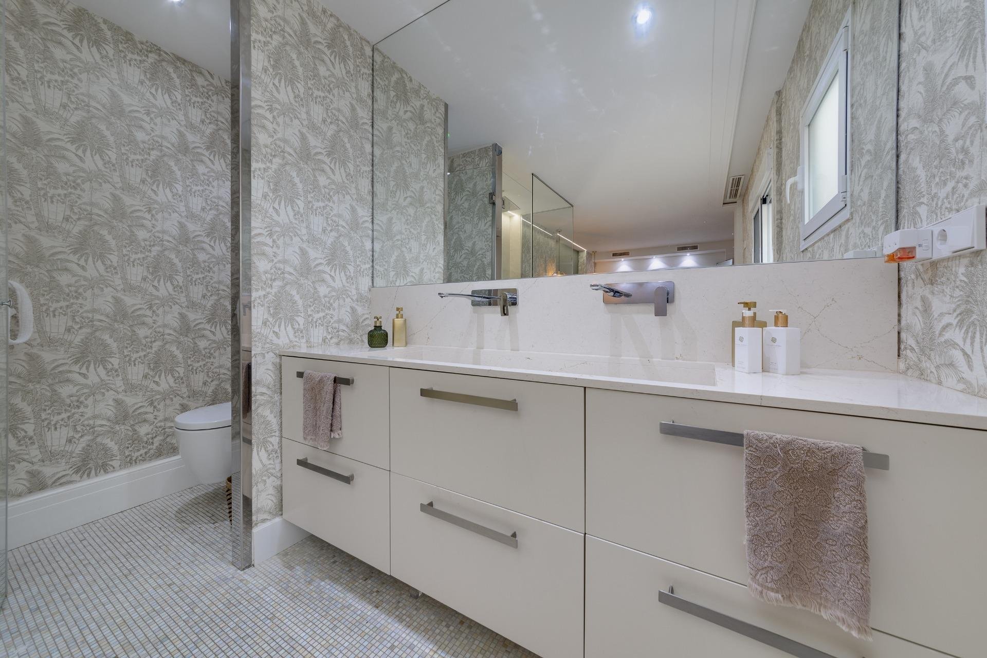 Dzīvoklis Torrevieja, Alicante, Spānijā 4 istabas, 265 m2 Nr. 125733