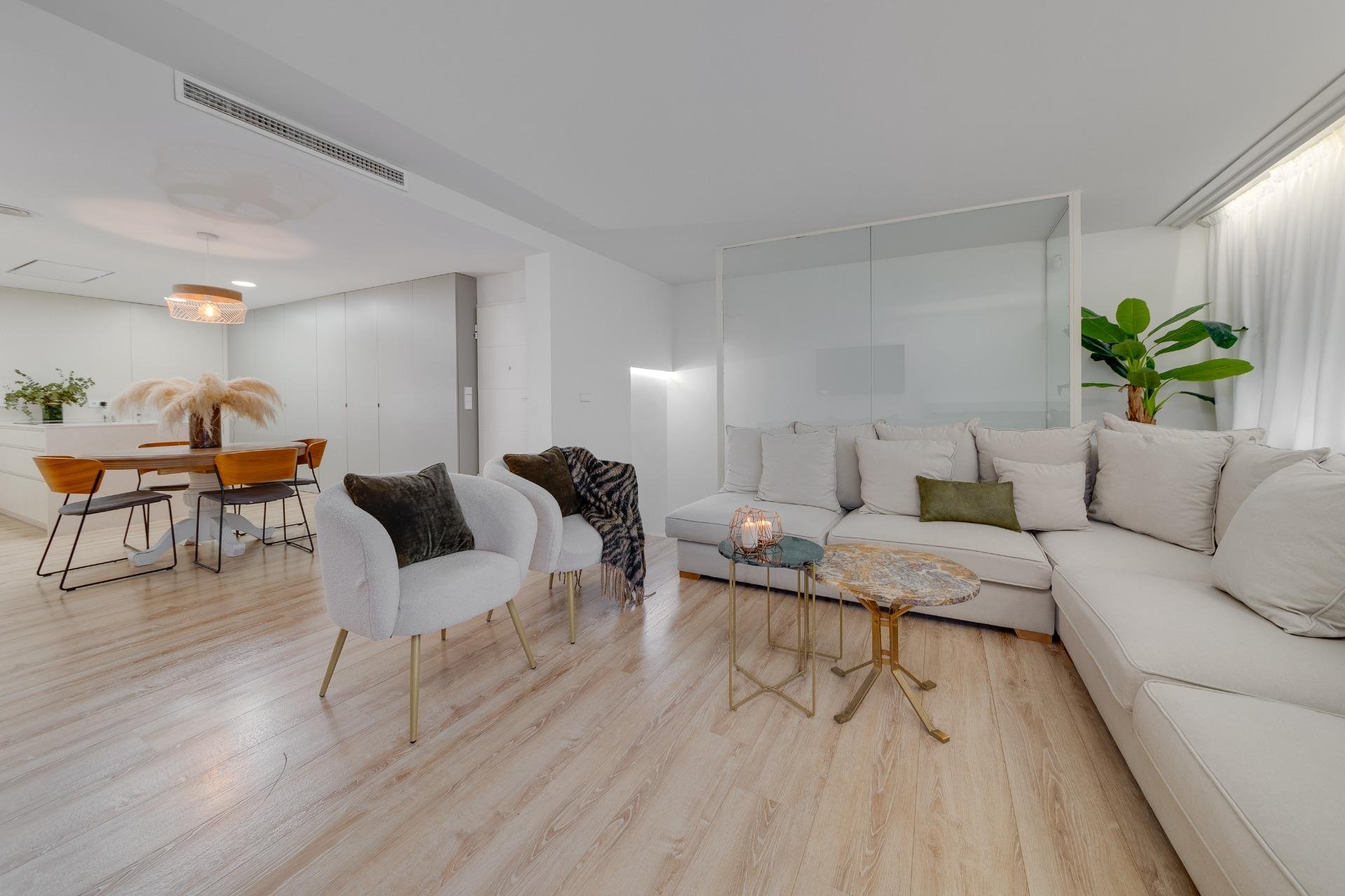 Dzīvoklis Torrevieja, Alicante, Spānijā 4 istabas, 265 m2 Nr. 125733