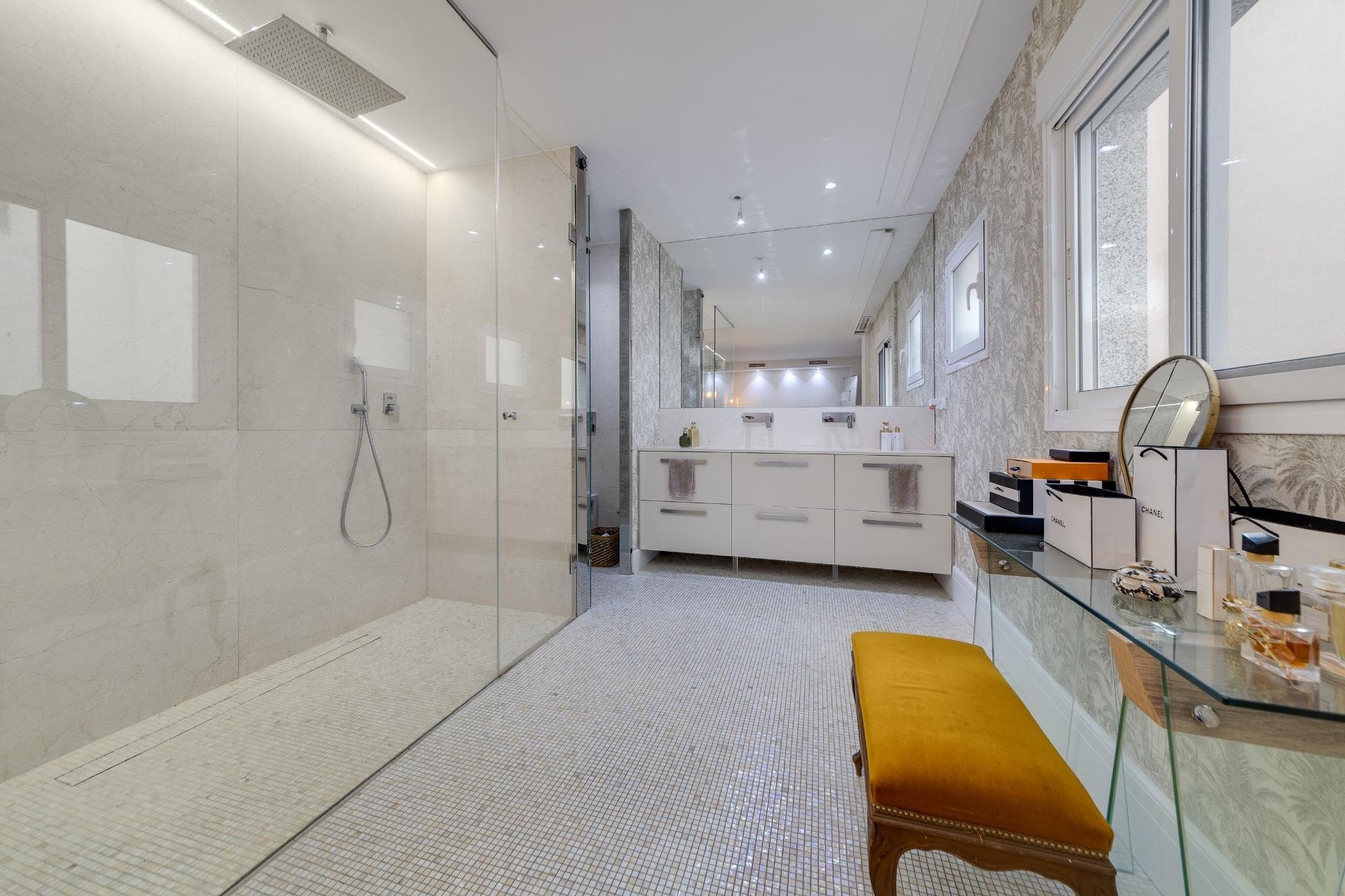 Dzīvoklis Torrevieja, Alicante, Spānijā 4 istabas, 265 m2 Nr. 125733