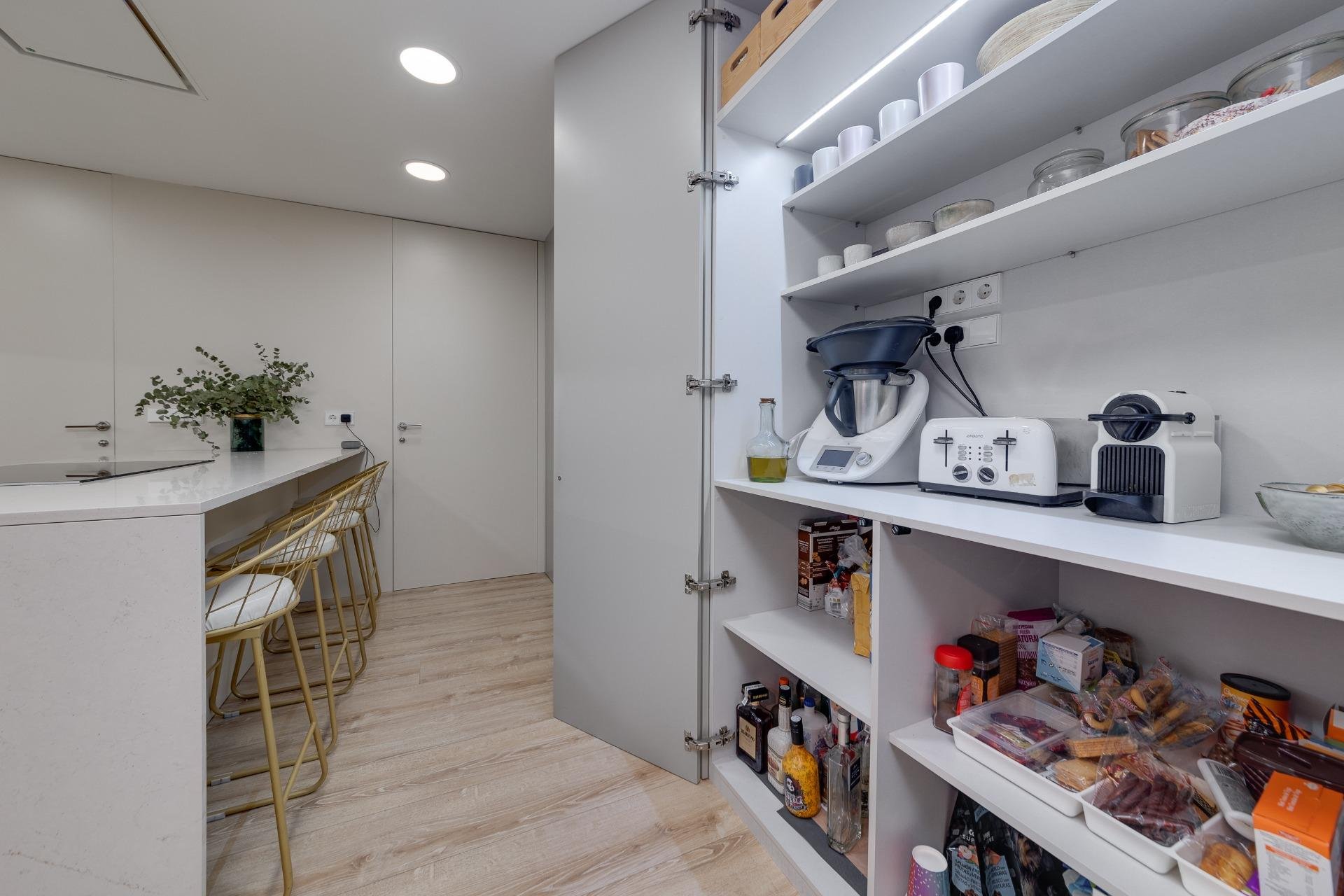 Dzīvoklis Torrevieja, Alicante, Spānijā 4 istabas, 265 m2 Nr. 125733