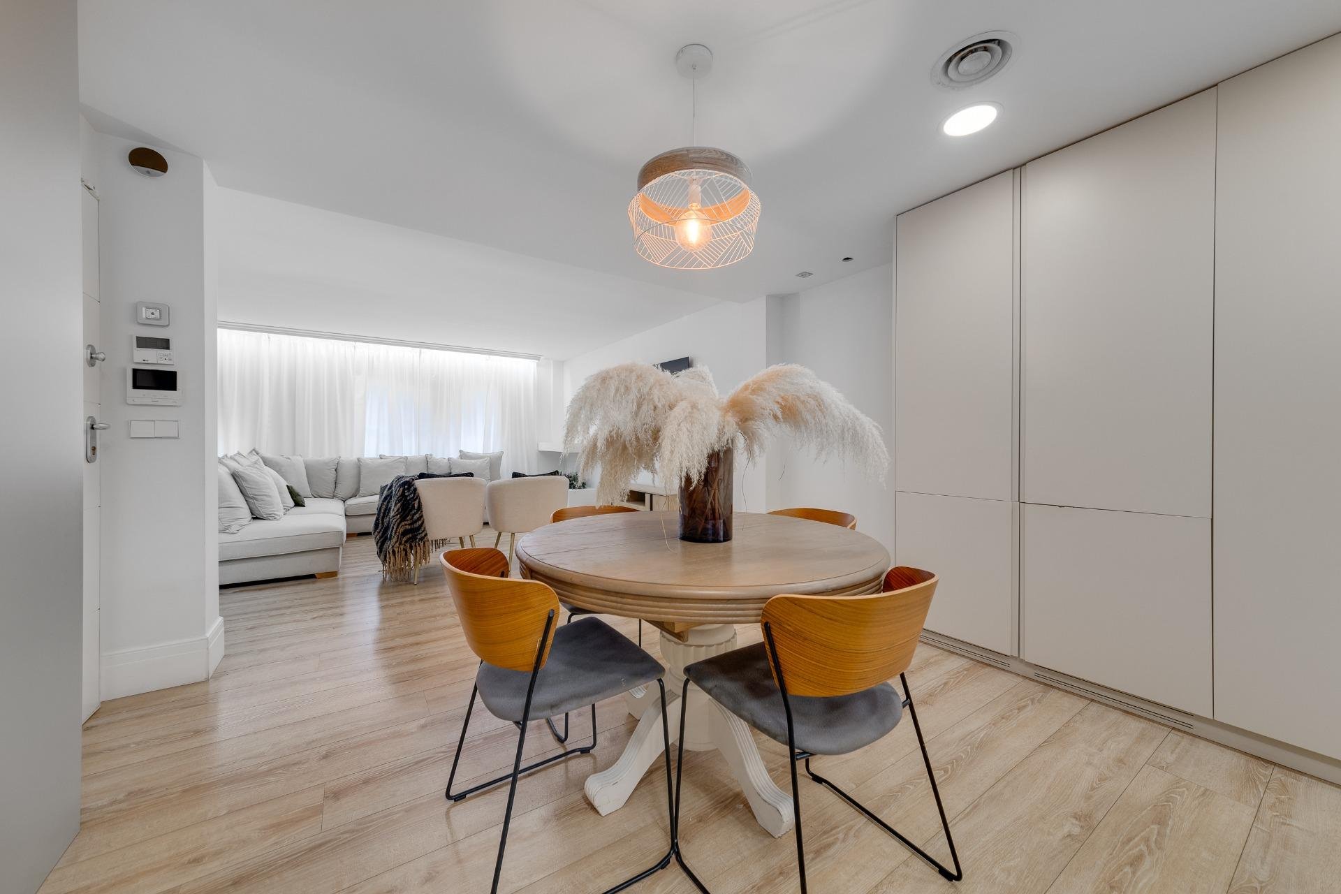Dzīvoklis Torrevieja, Alicante, Spānijā 4 istabas, 265 m2 Nr. 125733
