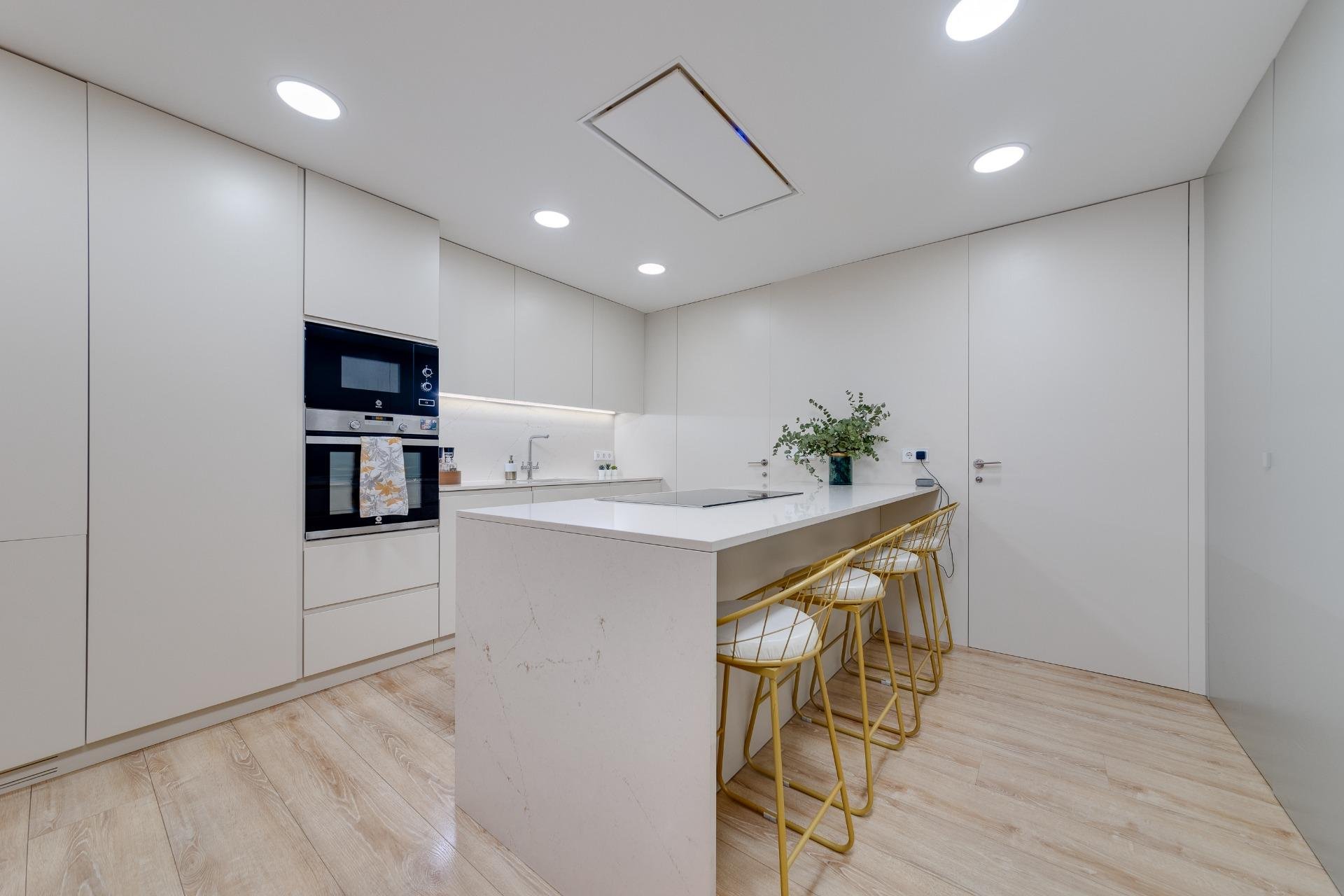 Dzīvoklis Torrevieja, Alicante, Spānijā 4 istabas, 265 m2 Nr. 125733