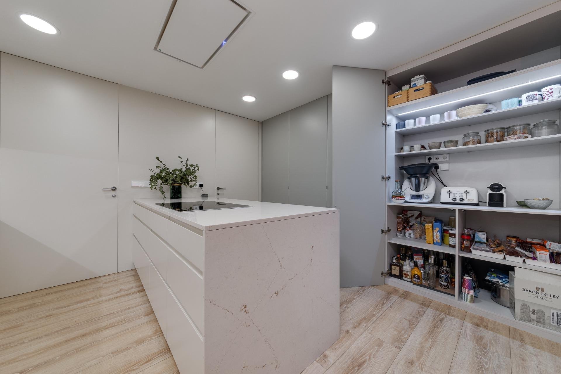 Dzīvoklis Torrevieja, Alicante, Spānijā 4 istabas, 265 m2 Nr. 125733