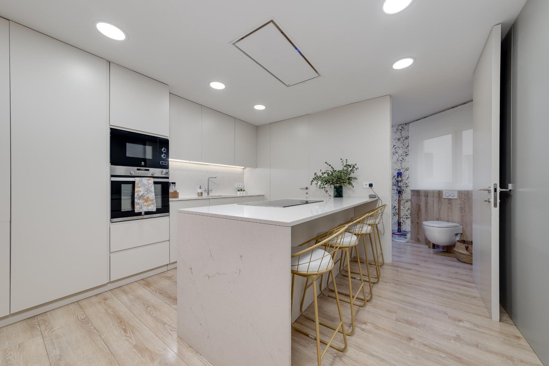 Dzīvoklis Torrevieja, Alicante, Spānijā 4 istabas, 265 m2 Nr. 125733