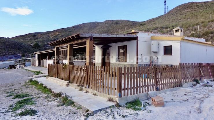 Liikekiinteistö Cantoria, Almeria, Espanja 2 makuuhuonetta, 300 m2 No. 129120