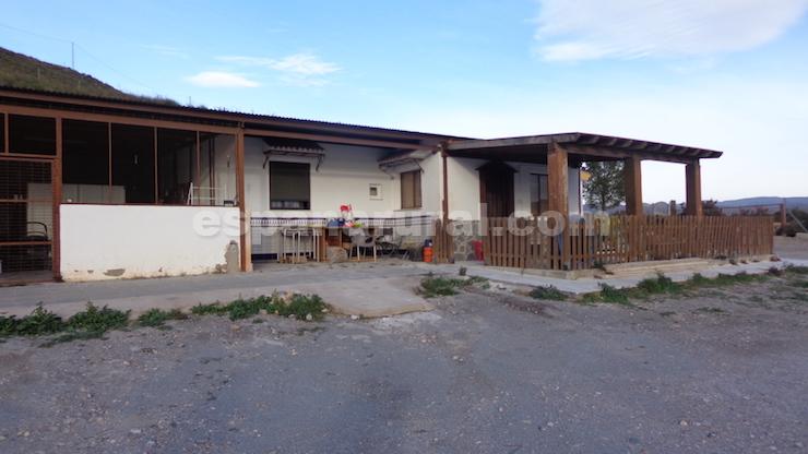 Liikekiinteistö Cantoria, Almeria, Espanja 2 makuuhuonetta, 300 m2 No. 129120