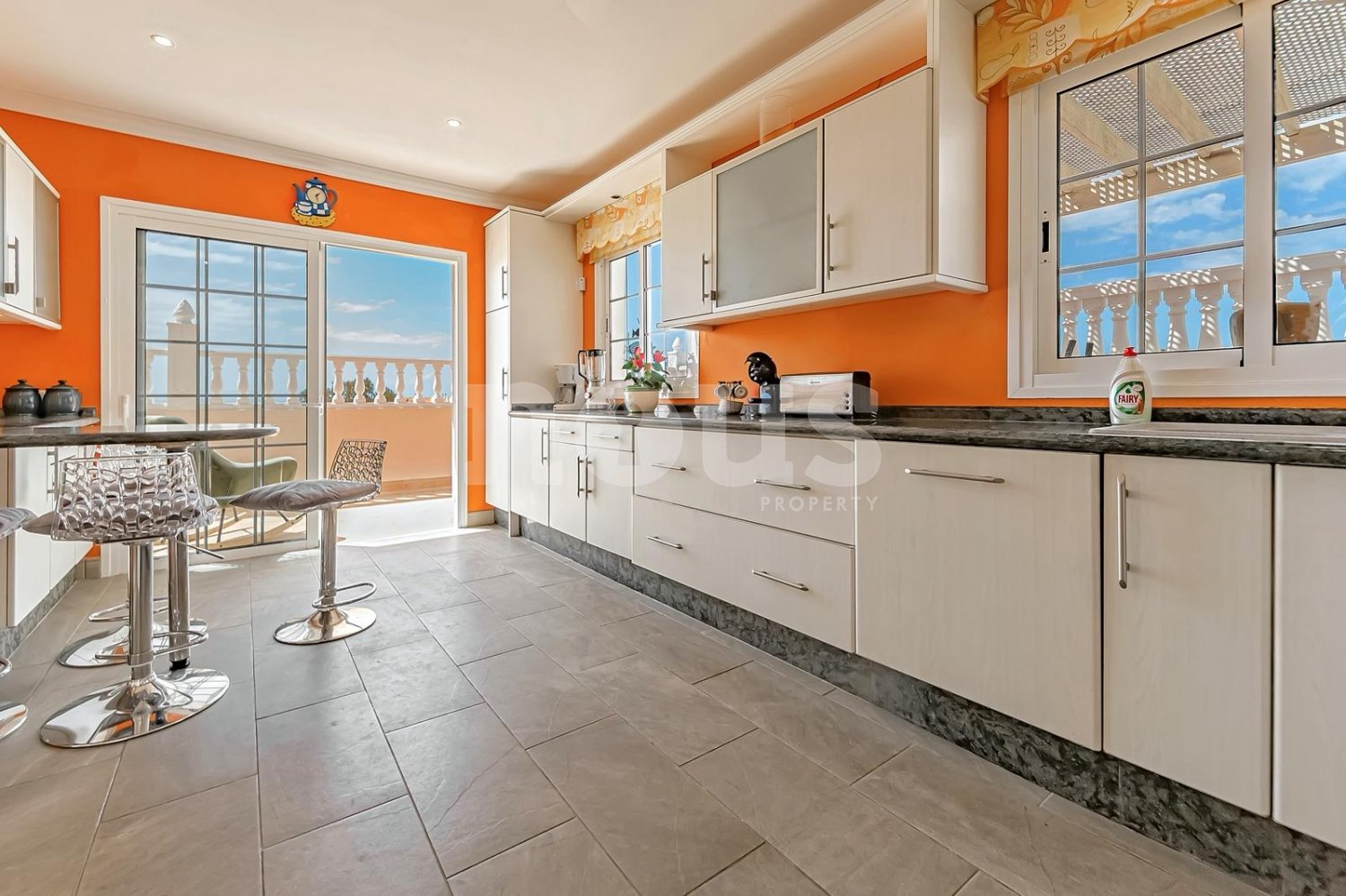 Villa i Callao Salvaje, Tenerife, Spanien 3 sovrum, 250 kvm. Nr. 130737