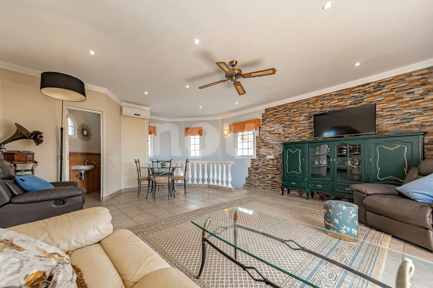 Villa i Callao Salvaje, Tenerife, Spanien 3 sovrum, 250 kvm. Nr. 130737