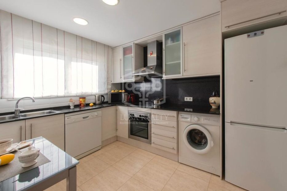 Kaupunkipientalo Calafell, Tarragona, Espanja 5 makuuhuonetta, 200 m2 No. 128029