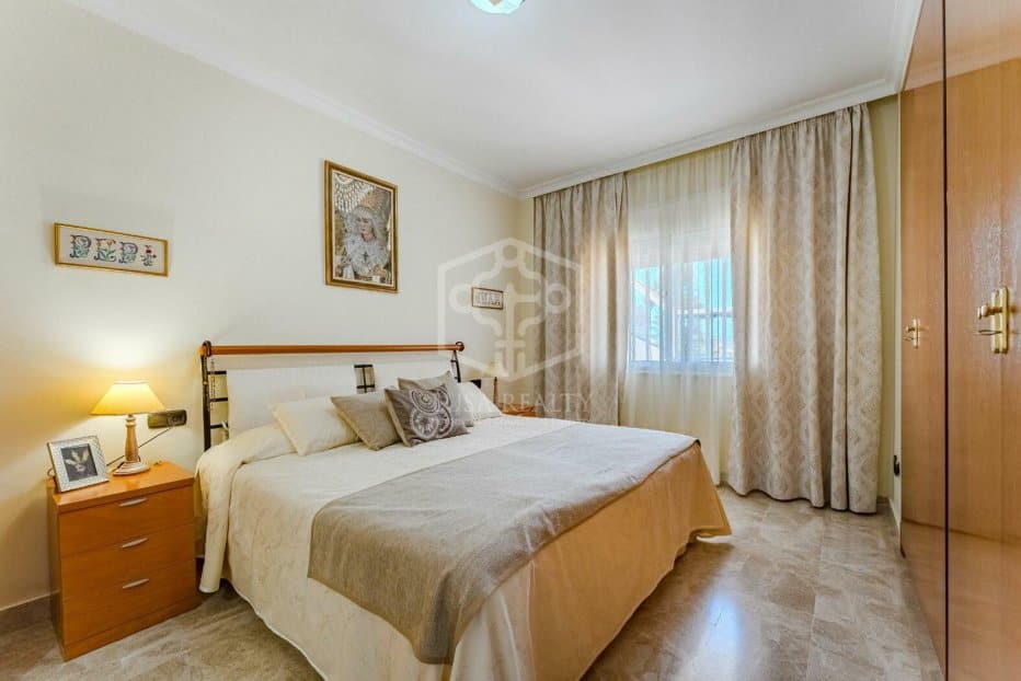 Квартира в Лос-Кристианос, Тенерифе, Испания 4 спальни, 216м2 №128035