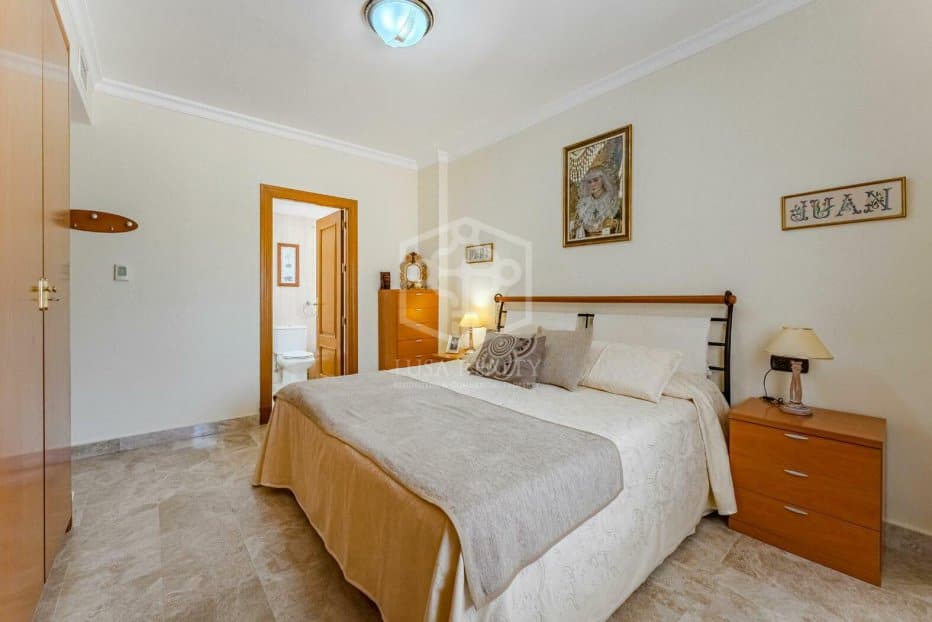 Квартира в Лос-Кристианос, Тенерифе, Испания 4 спальни, 216м2 №128035