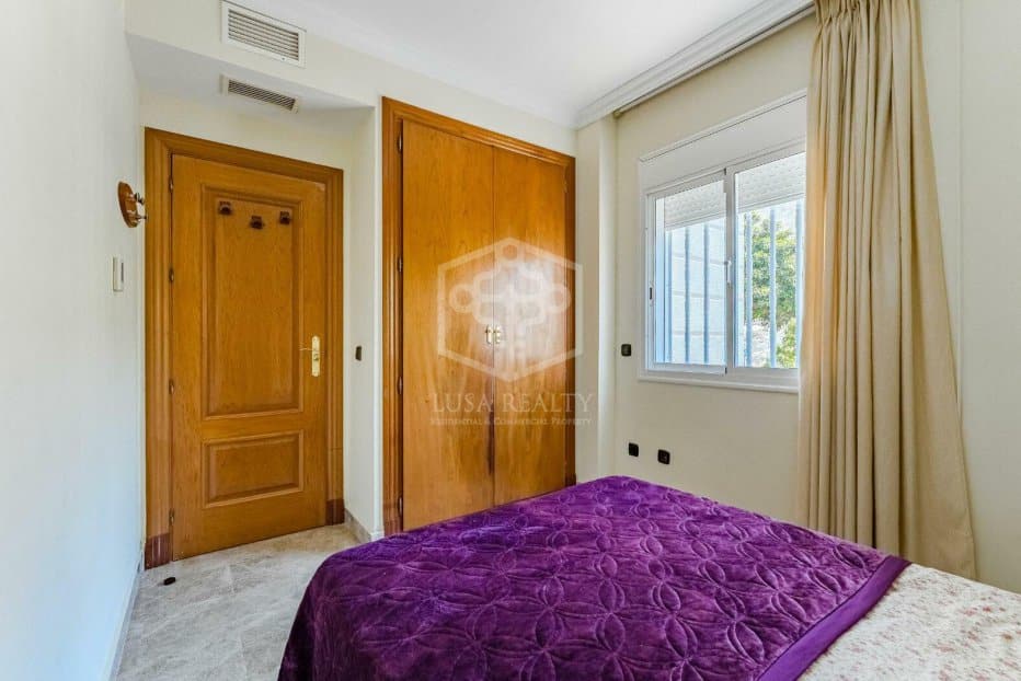 Квартира в Лос-Кристианос, Тенерифе, Испания 4 спальни, 216м2 №128035