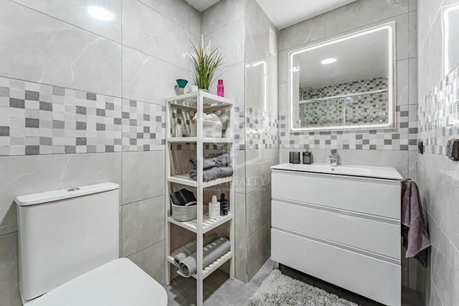 Квартира в Лос-Кристианос, Тенерифе, Испания 4 спальни, 216м2 №128035