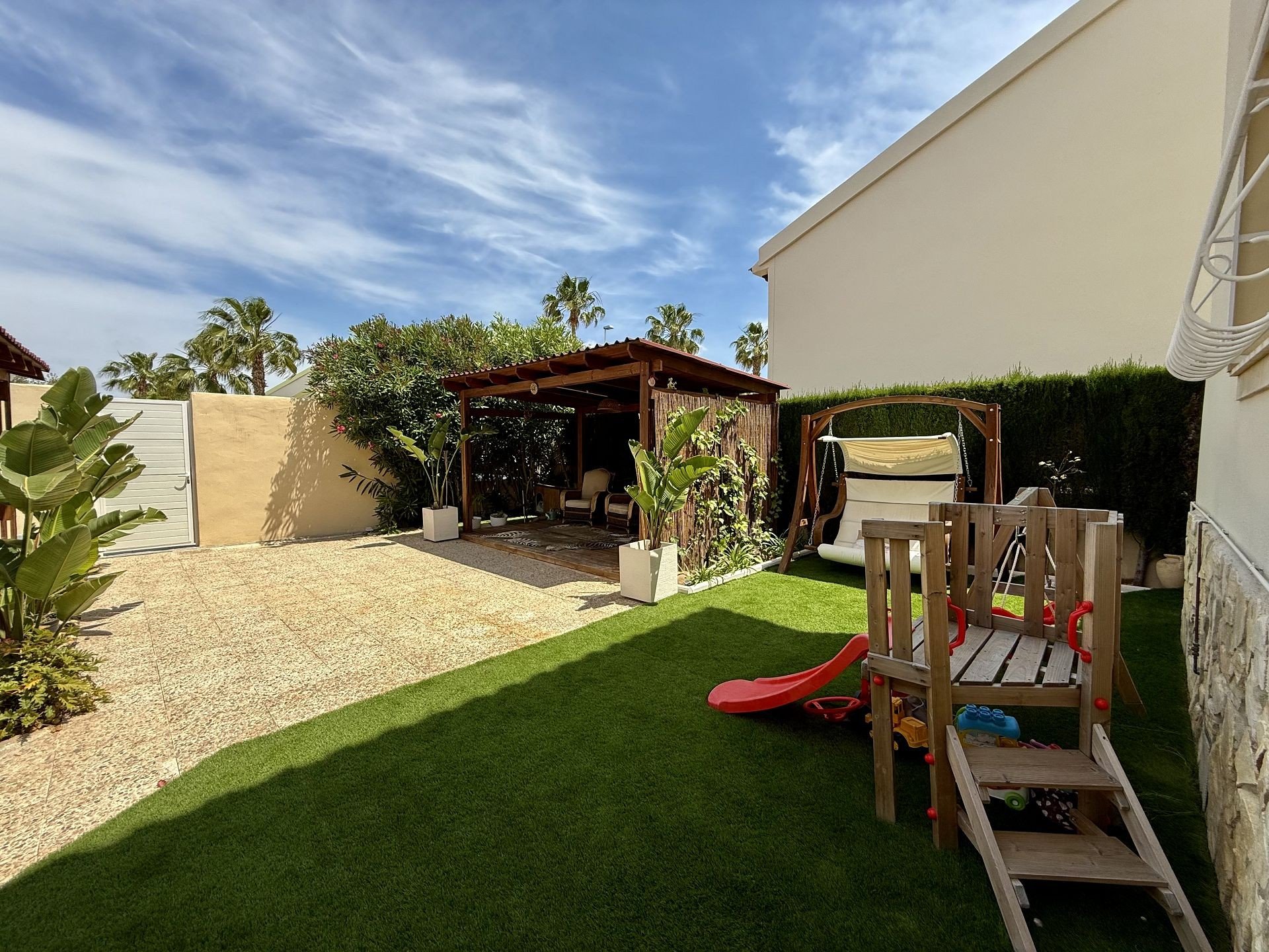 Villa i Alicante, Spanien 4 sovrum, 137 kvm. Nr. 125241