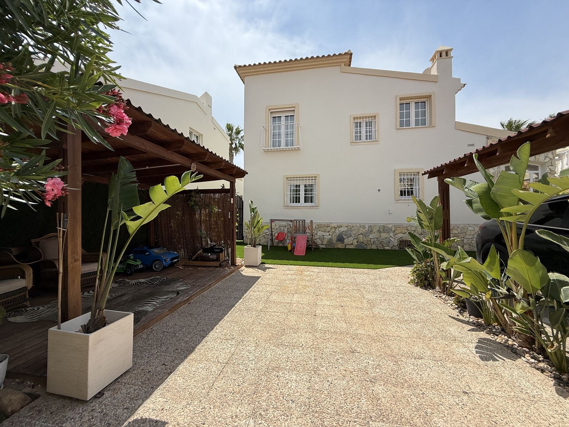 Villa i Alicante, Spanien 4 sovrum, 137 kvm. Nr. 125241