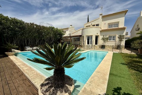 Villa in Alicante, Spanien 4 Schlafzimmer, 137 m2 Nr. 125241