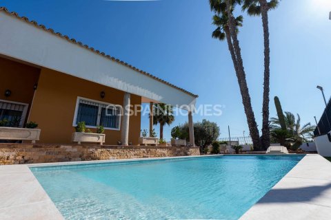 Villa in Orihuela, Alicante, Spanien 5 Schlafzimmer, 400 m2 Nr. 121146