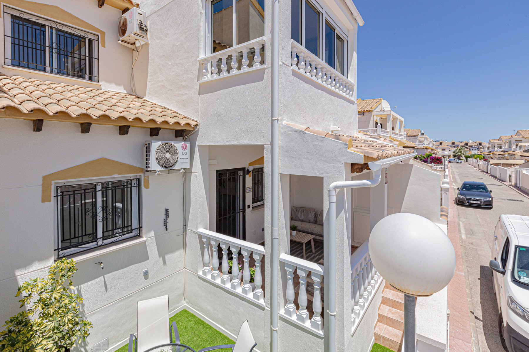 Casa adosada en Torrevieja, Alicante, España 3 dormitorios, 82 m2 No. 126994