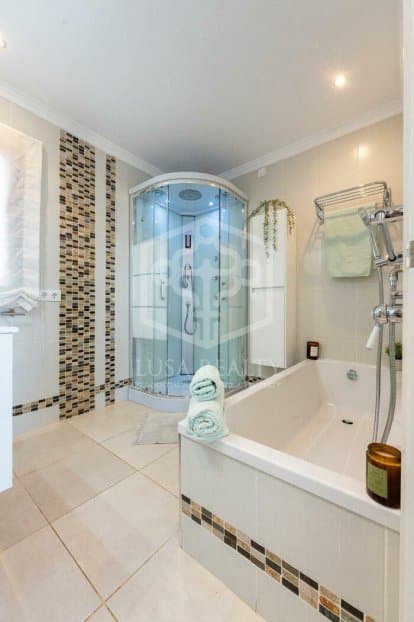 Villa en San Miguel de Abona, Tenerife, España 4 dormitorios, 234 m2 No. 130899