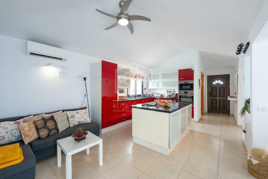 Villa en San Miguel de Abona, Tenerife, España 4 dormitorios, 234 m2 No. 130899