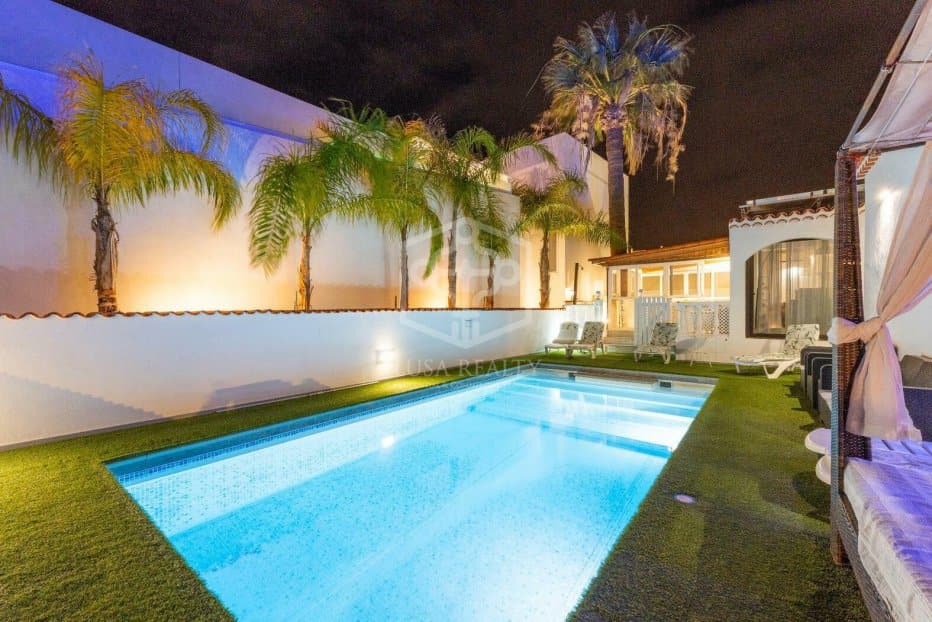 Villa en San Miguel de Abona, Tenerife, España 4 dormitorios, 234 m2 No. 130899
