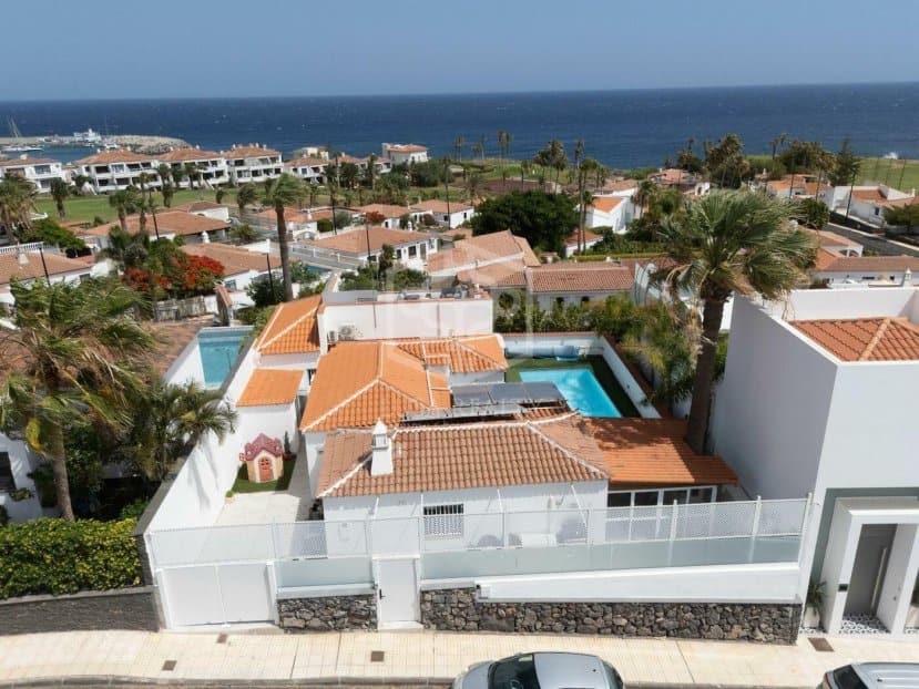 Villa en San Miguel de Abona, Tenerife, España 4 dormitorios, 234 m2 No. 130899