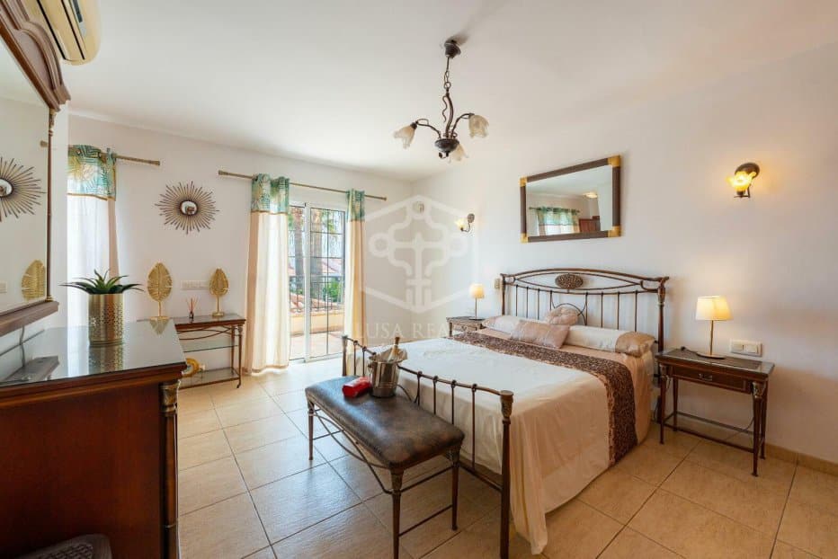 Villa in San Miguel de Abona, Tenerife, Spain 8 bedrooms, 530 sq.m. No. 130897