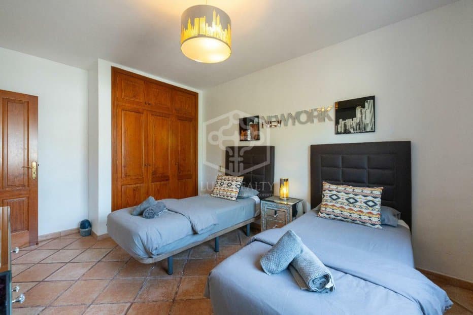 Villa in San Miguel de Abona, Tenerife, Spain 8 bedrooms, 530 sq.m. No. 130897