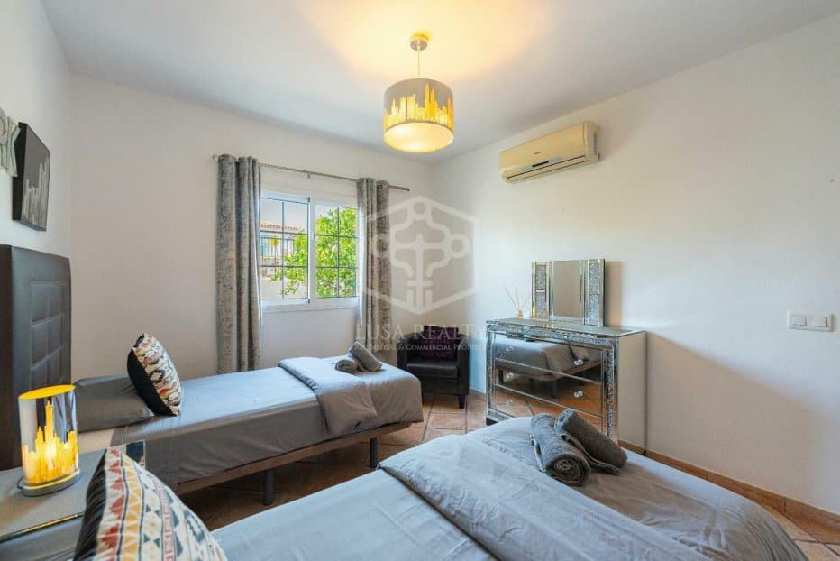 Villa in San Miguel de Abona, Tenerife, Spain 8 bedrooms, 530 sq.m. No. 130897