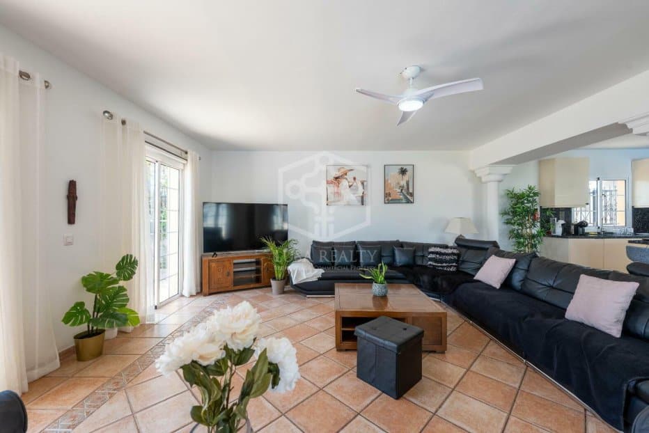 Villa in San Miguel de Abona, Tenerife, Spain 8 bedrooms, 530 sq.m. No. 130897