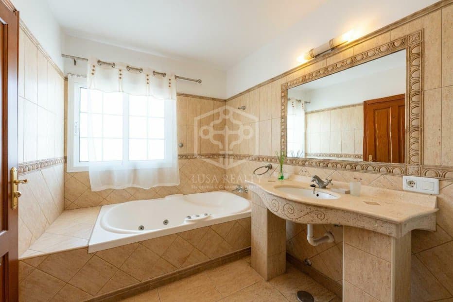 Villa in San Miguel de Abona, Tenerife, Spain 8 bedrooms, 530 sq.m. No. 130897