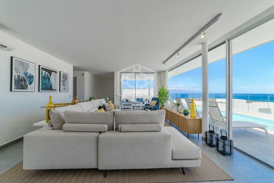 Villa in Adeje, Tenerife, Spain 3 bedrooms, 197 sq.m. No. 130896